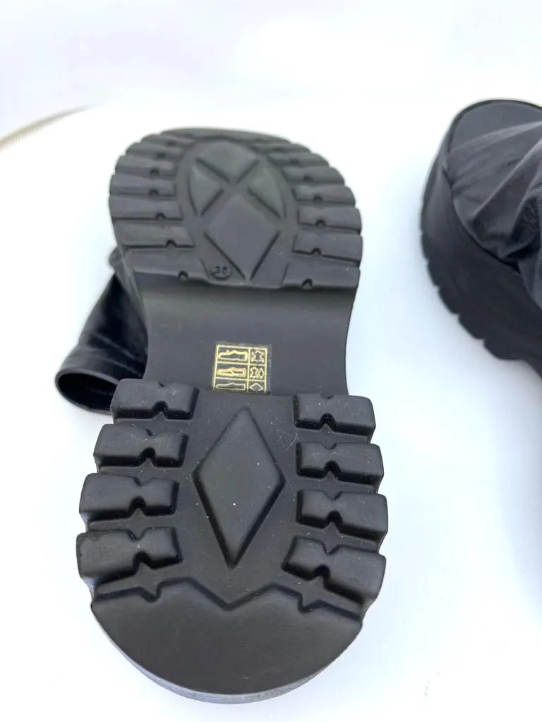 FREE PEOPLE LEATHER PLATFORM SANDALS