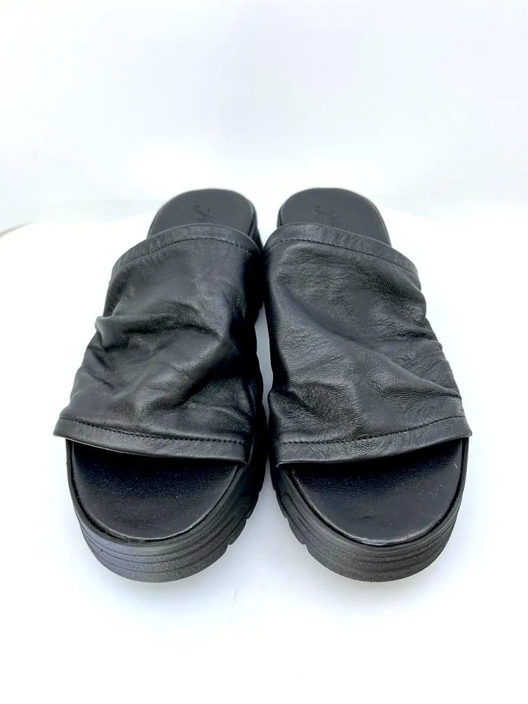 FREE PEOPLE LEATHER PLATFORM SANDALS