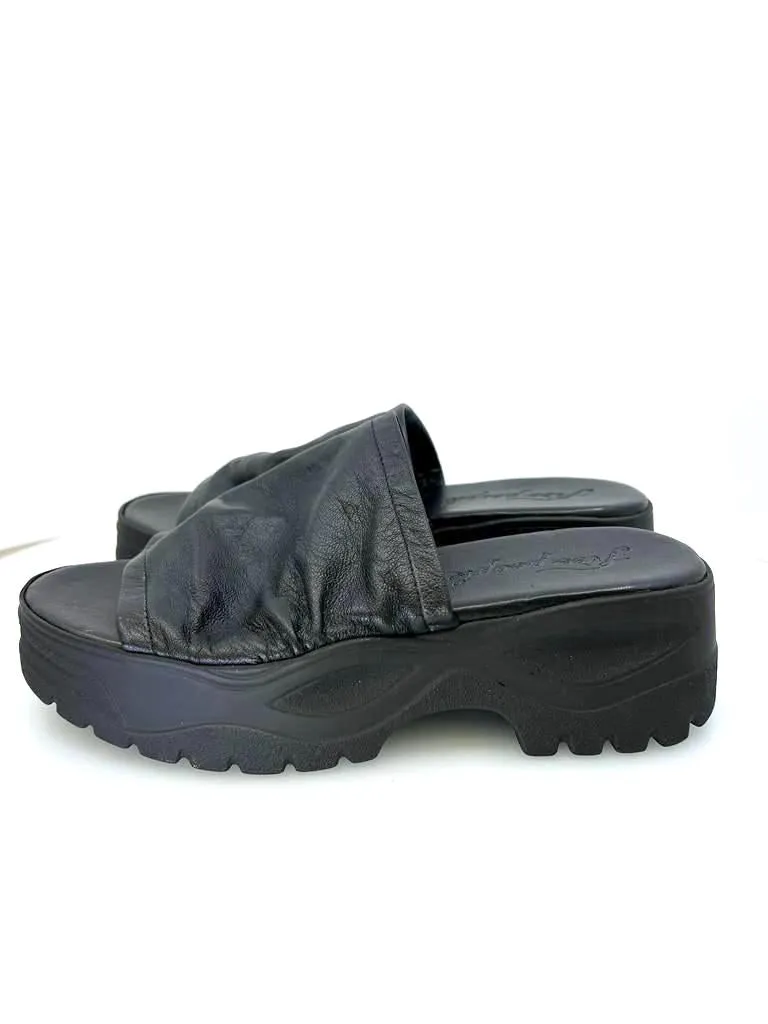 FREE PEOPLE LEATHER PLATFORM SANDALS