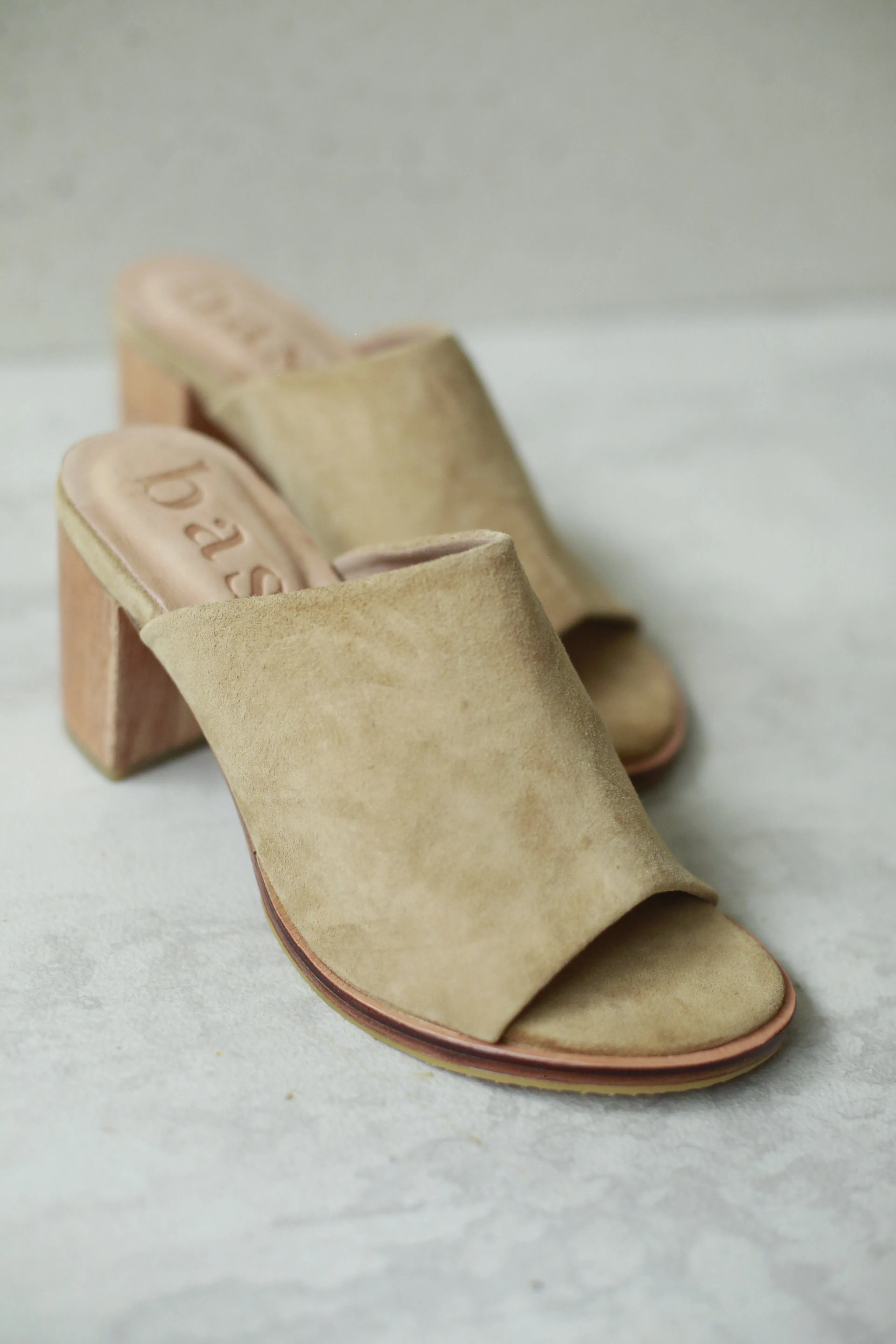 HERA SUEDE MULE