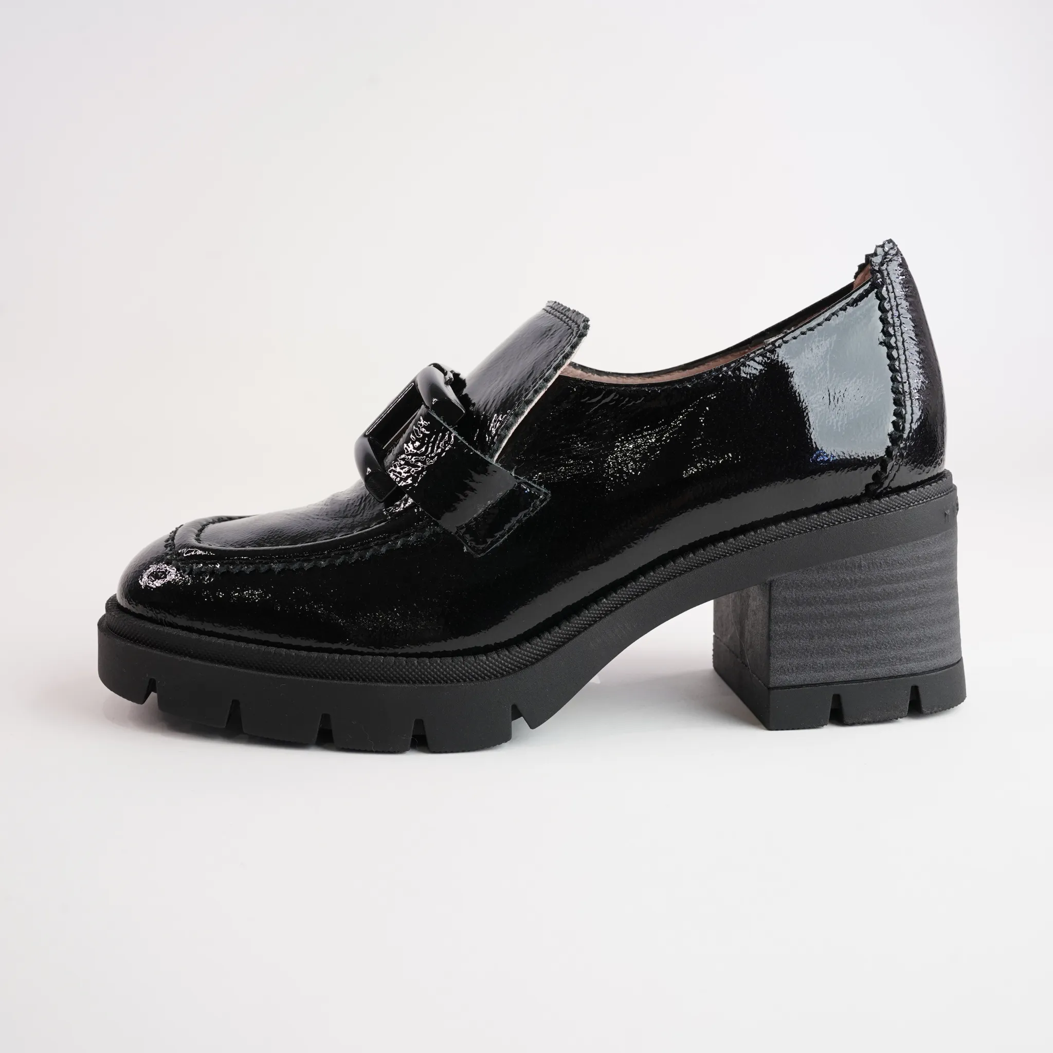 HI243604 Black Patent Leather Heels