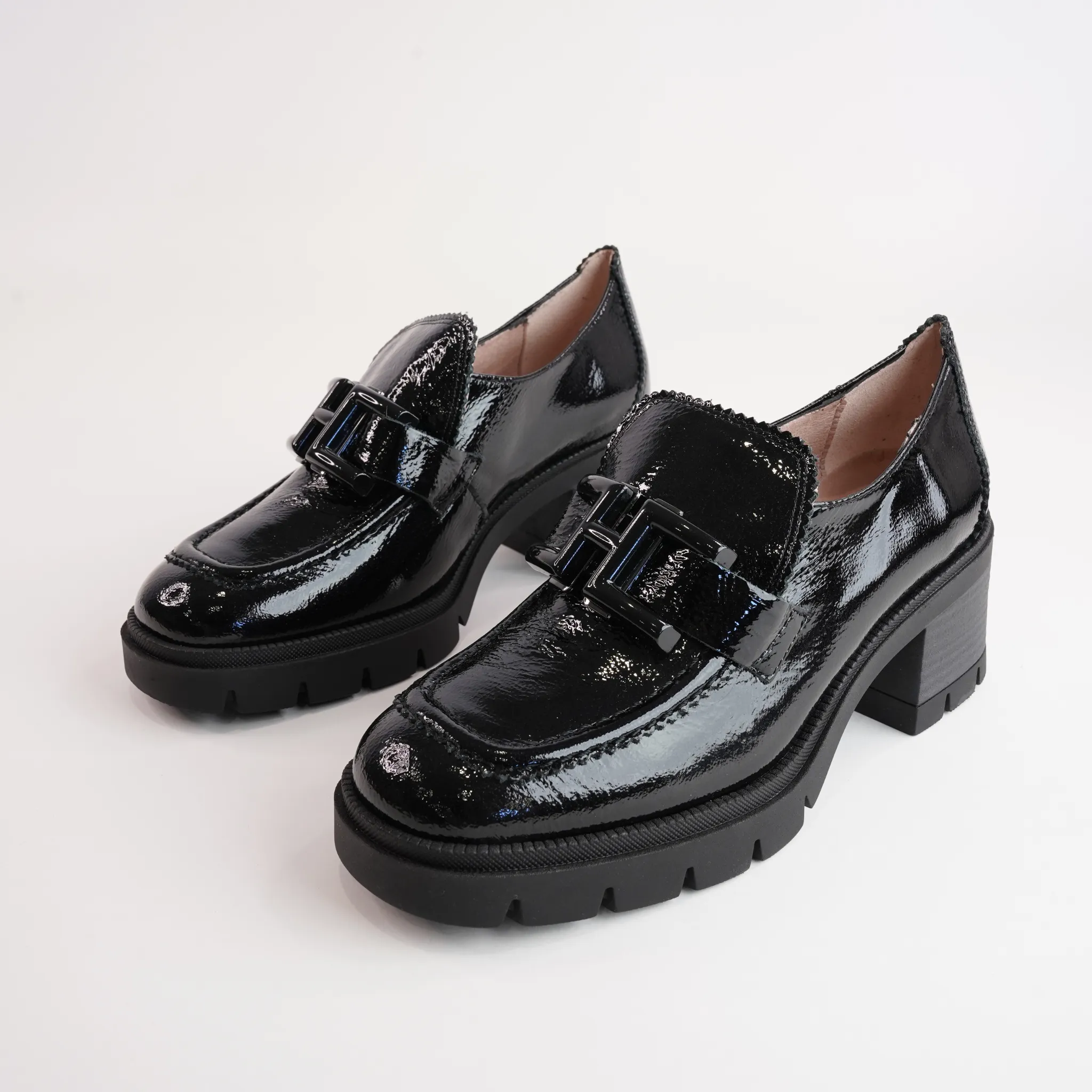 HI243604 Black Patent Leather Heels
