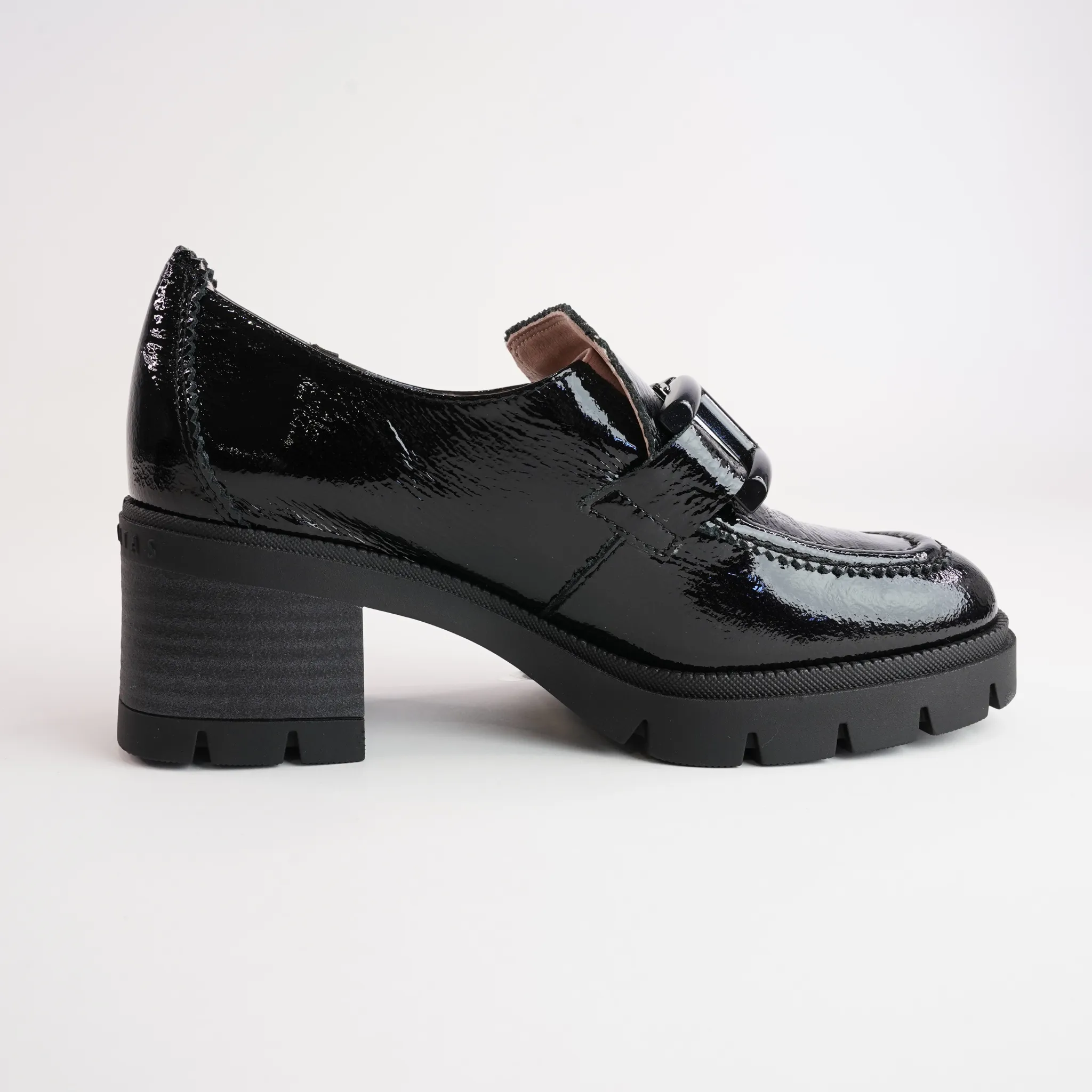 HI243604 Black Patent Leather Heels