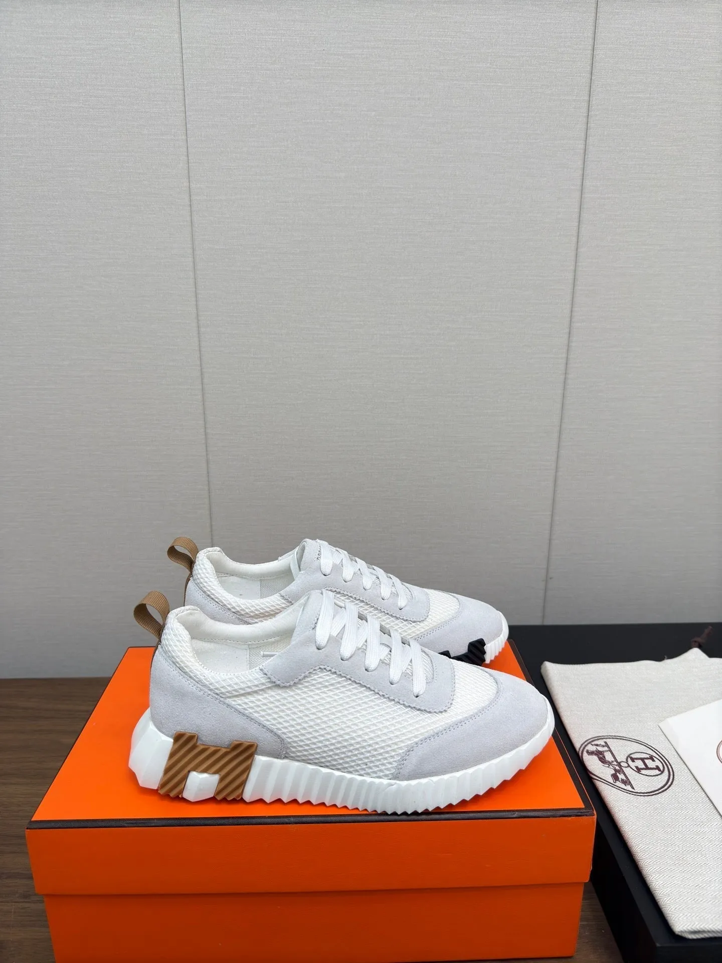 HM Bouncing Sneaker Blanc Mesh and Suede 213521