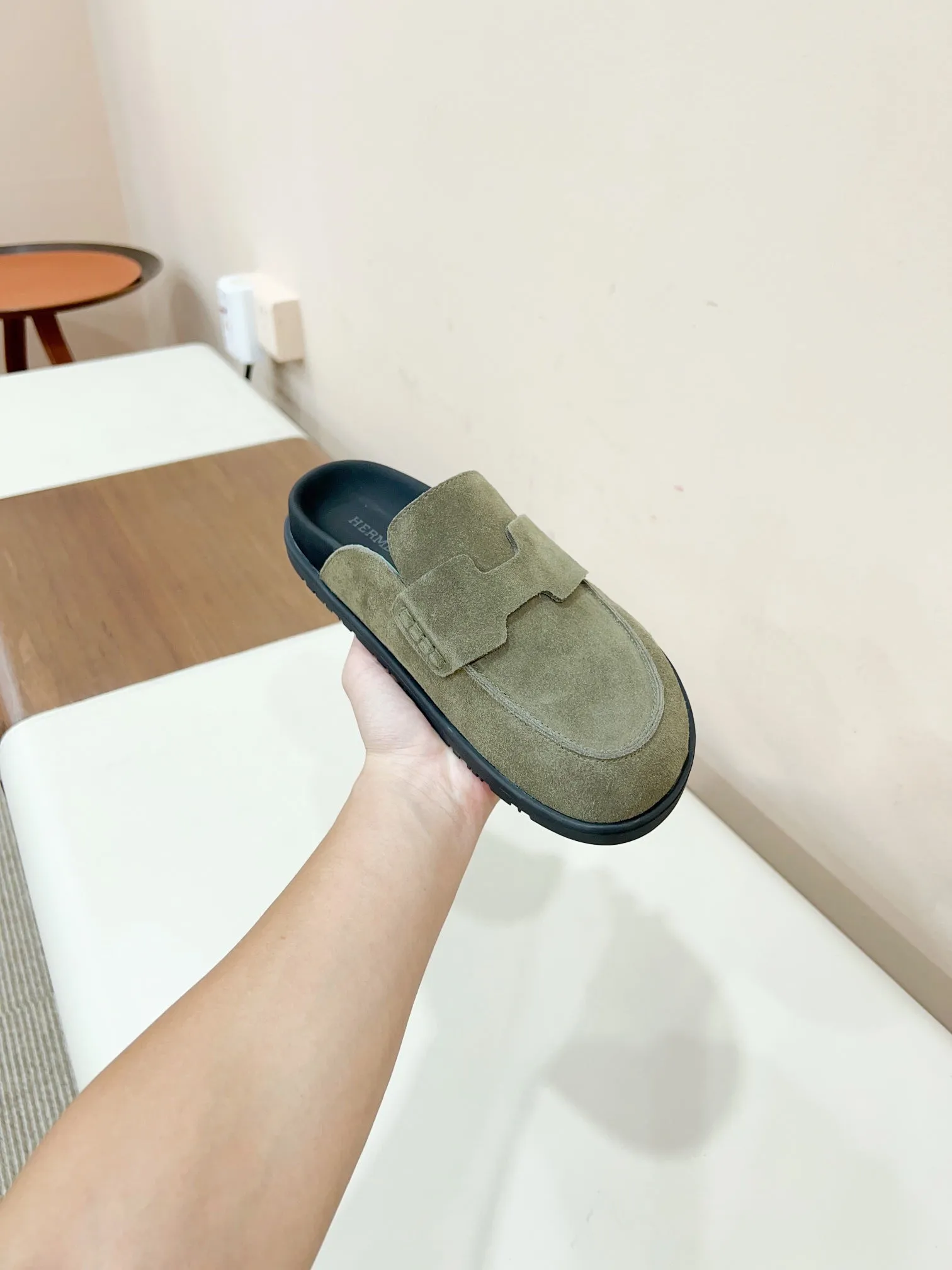 HM GO MULE KHAKI SUEDE