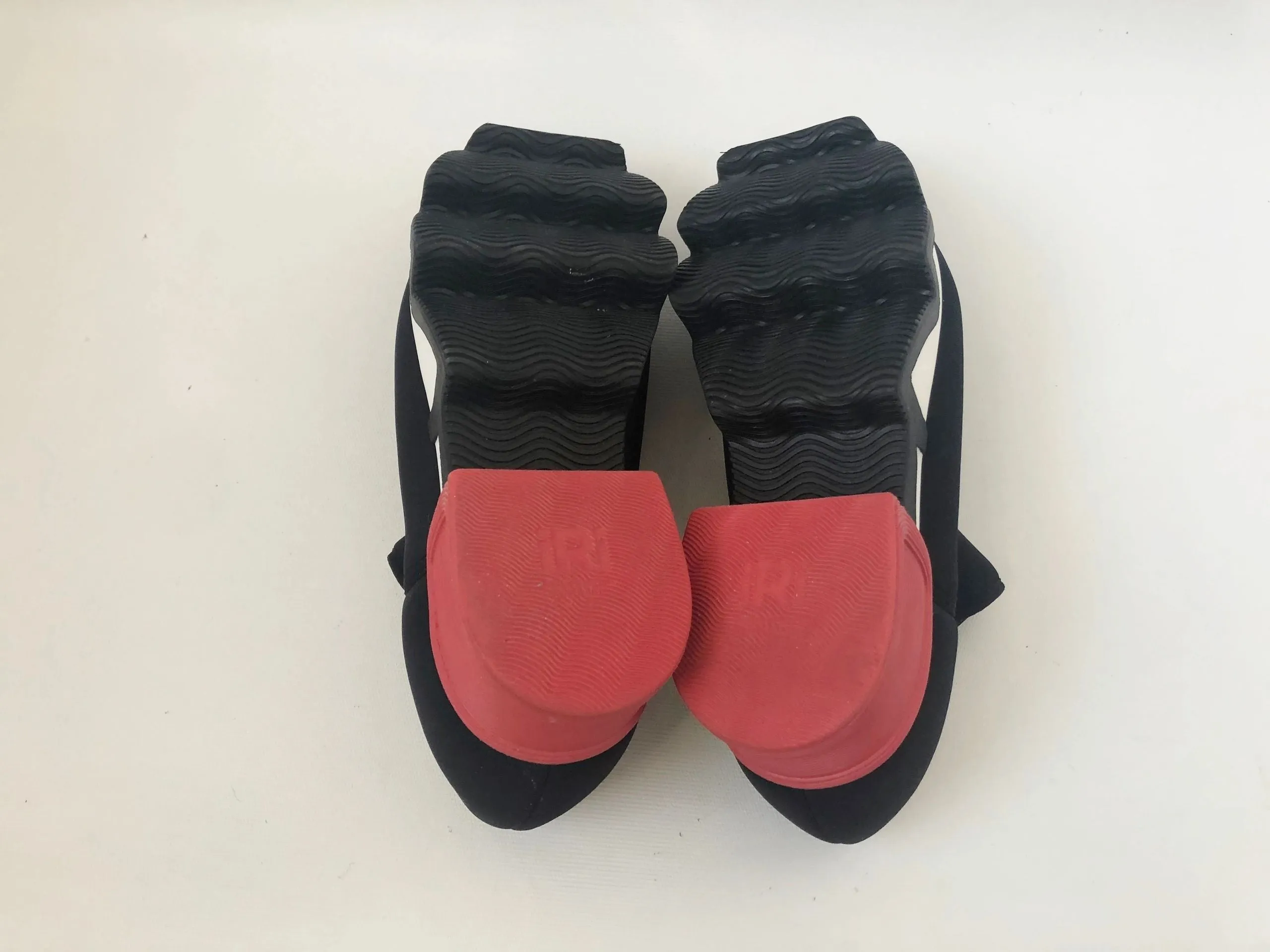 NEW Iri Black & Red Neoprene Sneaker Size 8.5