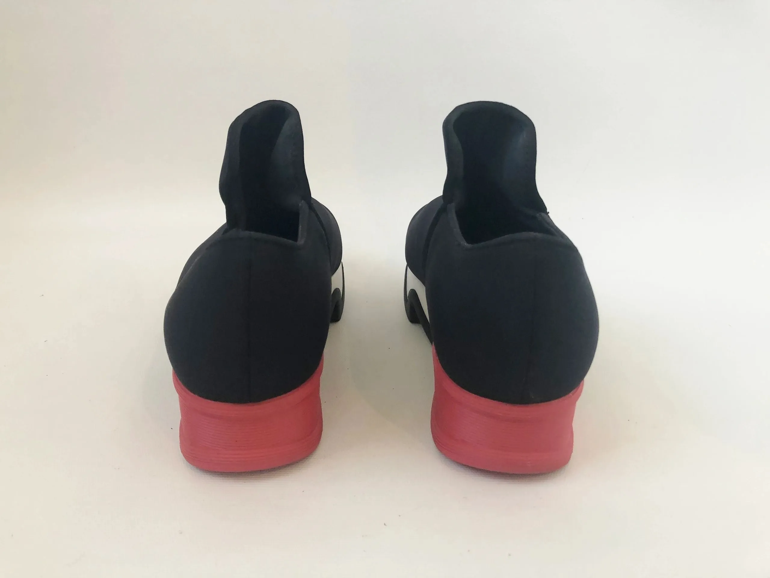 NEW Iri Black & Red Neoprene Sneaker Size 8.5