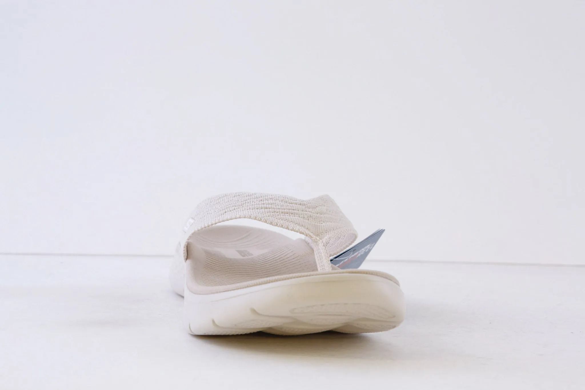 SKECHERS - 141404 GO WALK FLEX SLENDOR TOE-POST MULE - CREAM