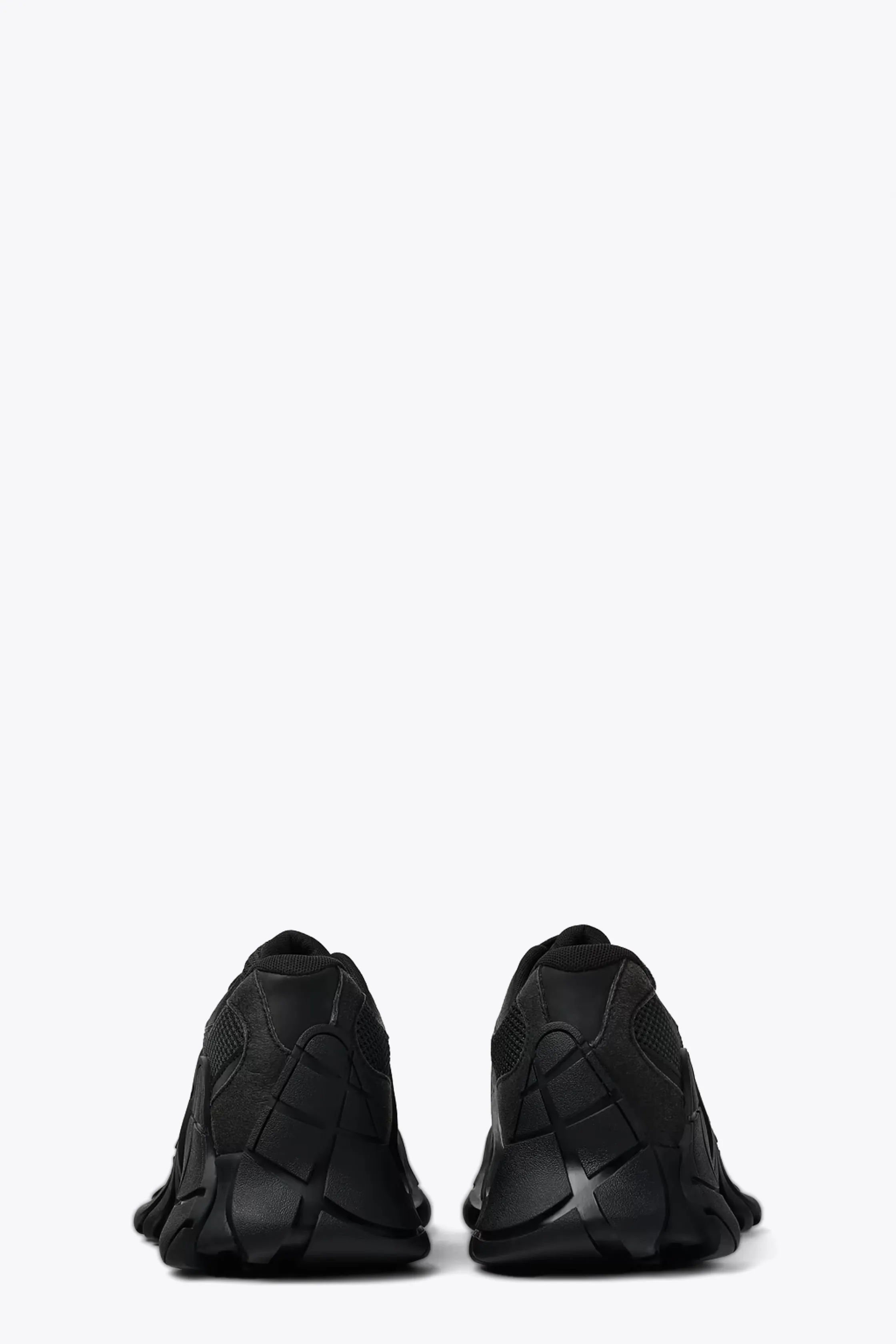 Sneaker bassa nera in mesh e gomma con lacci - Tormenta