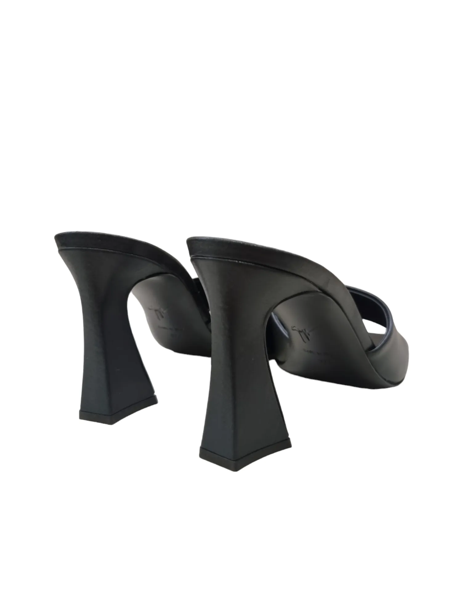 Solhene Black Mules