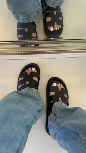 Sophia Sandal - Black (Wide Friendly)