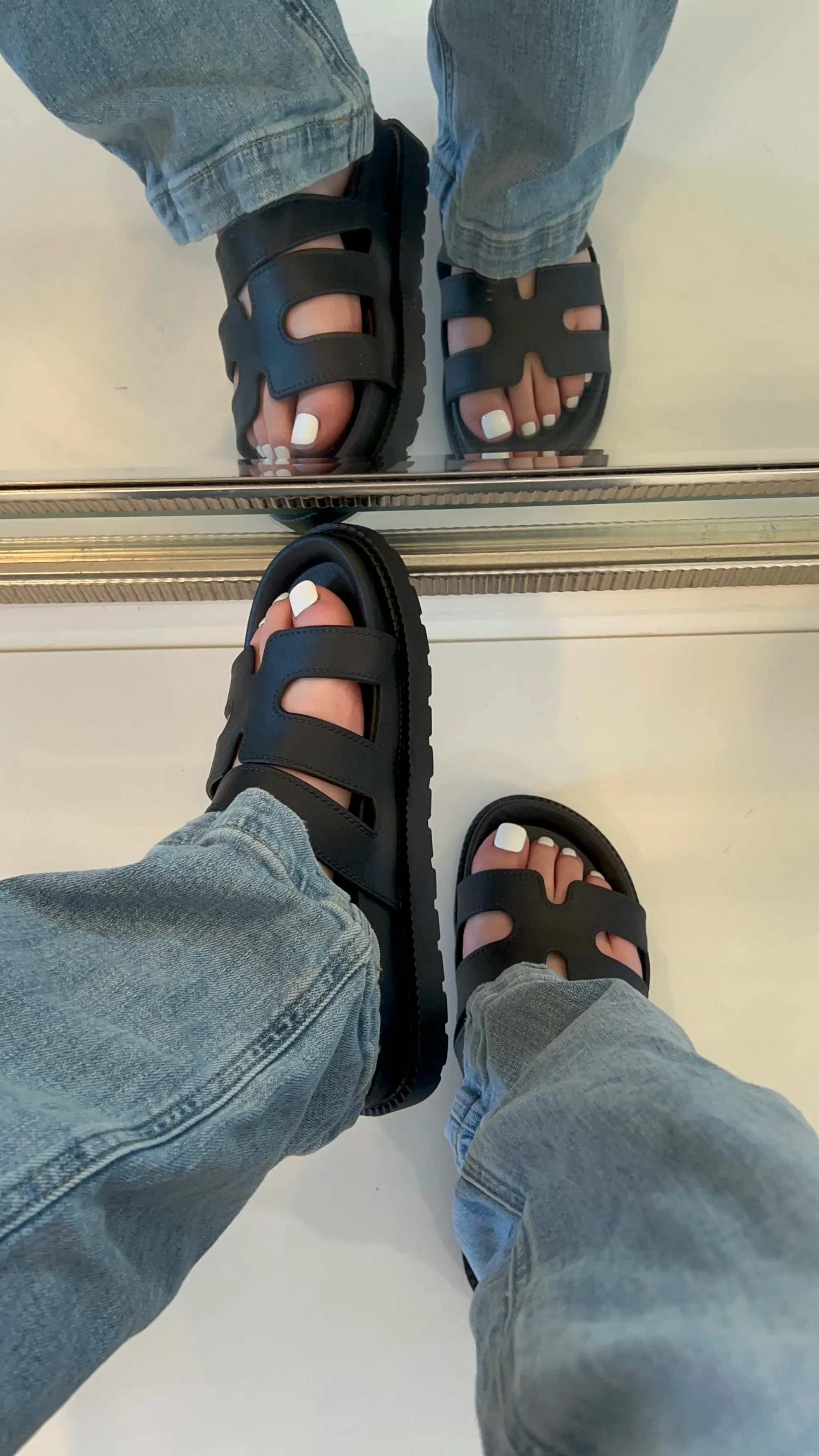 Sophia Sandal - Black (Wide Friendly)