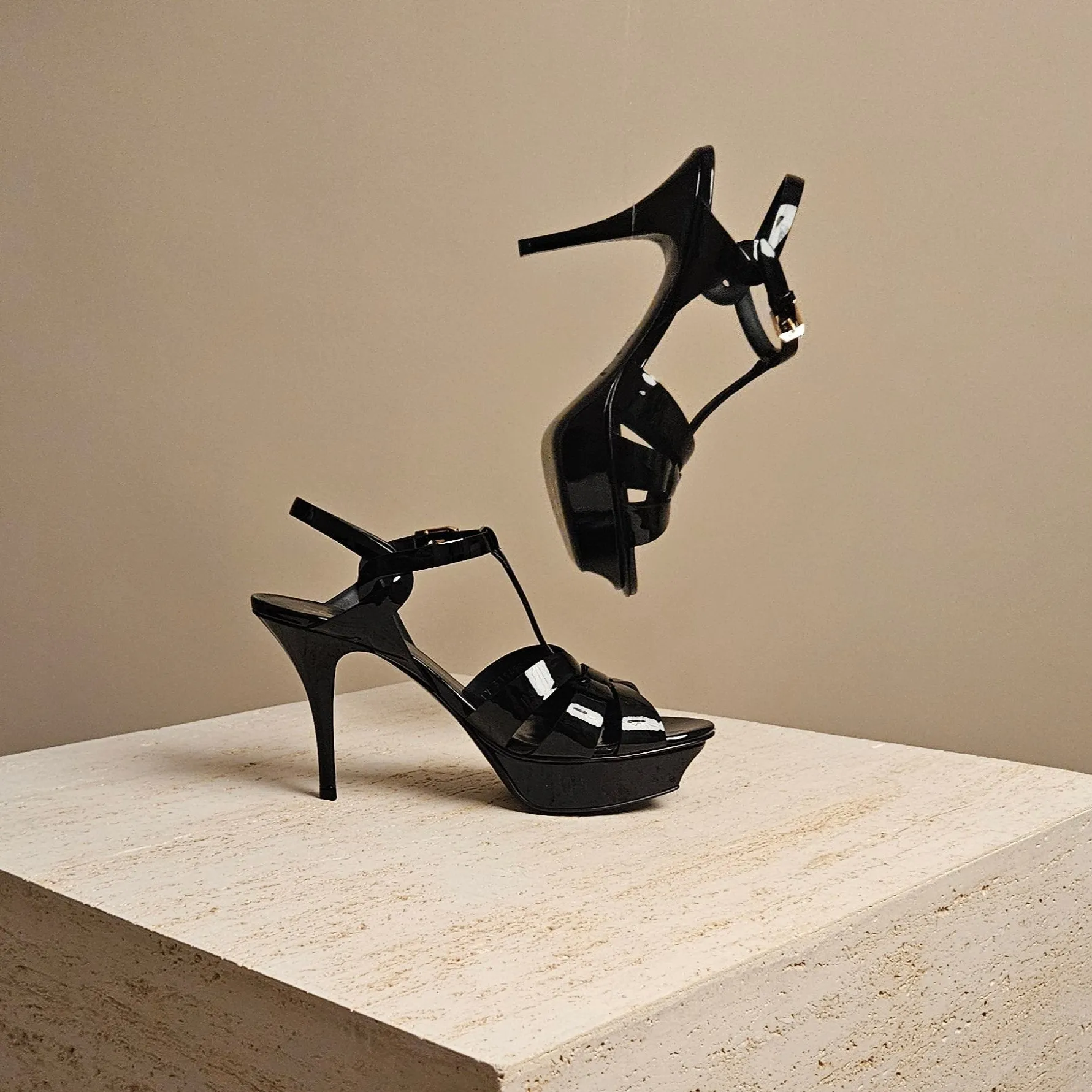 Tribute 105 Sandal Black Leather