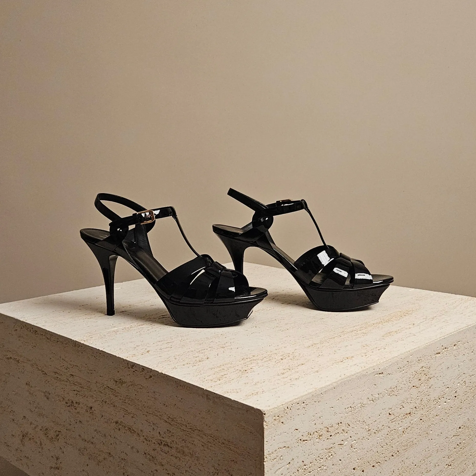 Tribute 105 Sandal Black Leather