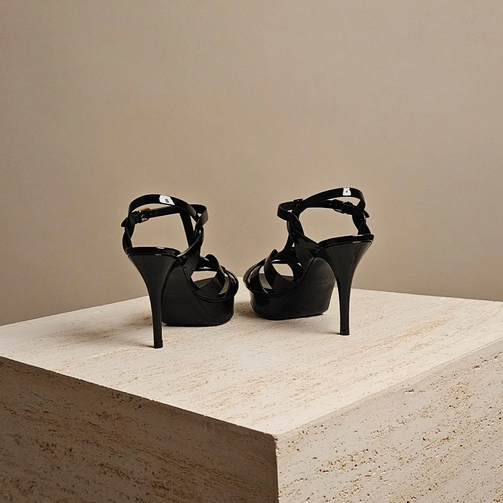 Tribute 105 Sandal Black Leather