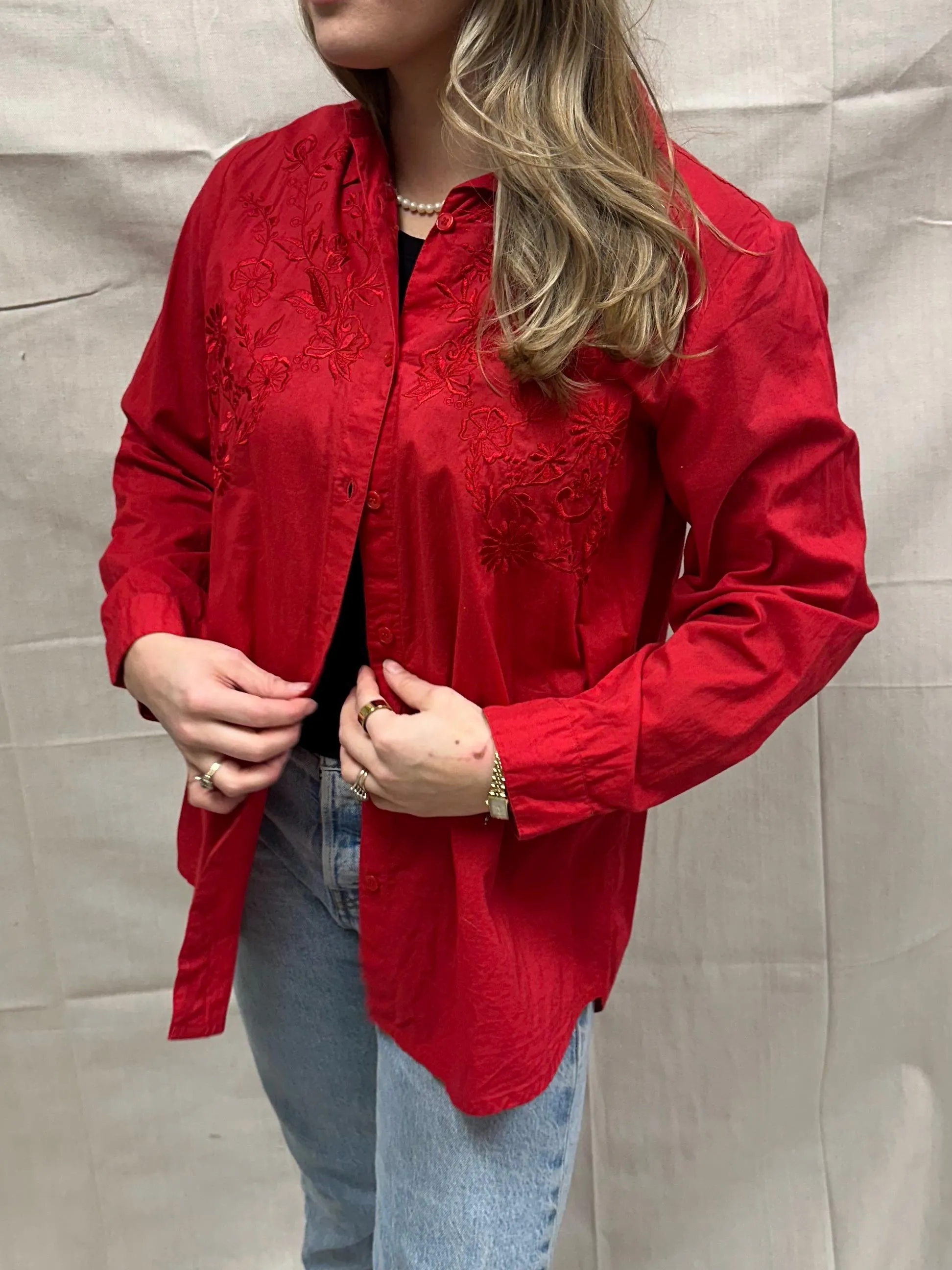 Vintage 80s Red Embroidered Flower Button Up | Size Large